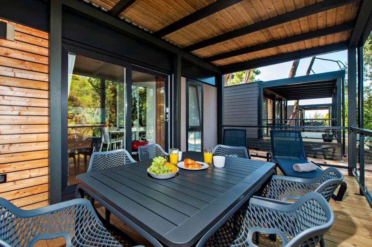 Pineta Mobile Home In Porton Biondi Camp ロヴィニ エクステリア 写真